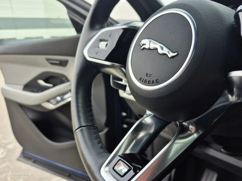 Jaguar E-Pace 32