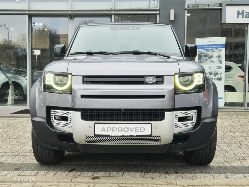 Land Rover Defender 3