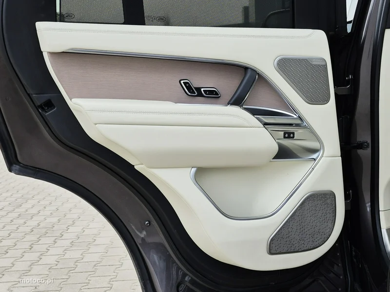 Land Rover Range Rover 21