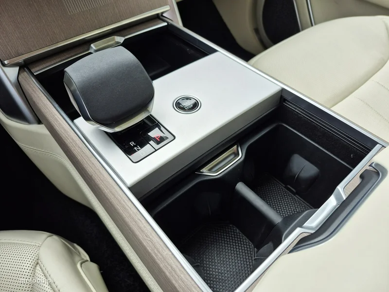 Land Rover Range Rover 37