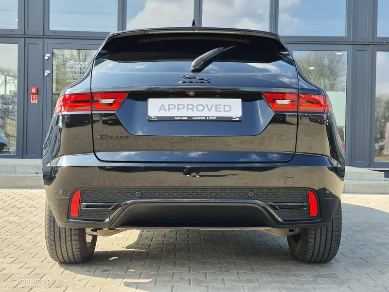 Jaguar E-Pace 11