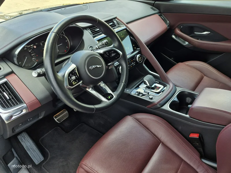 Jaguar E-Pace 15