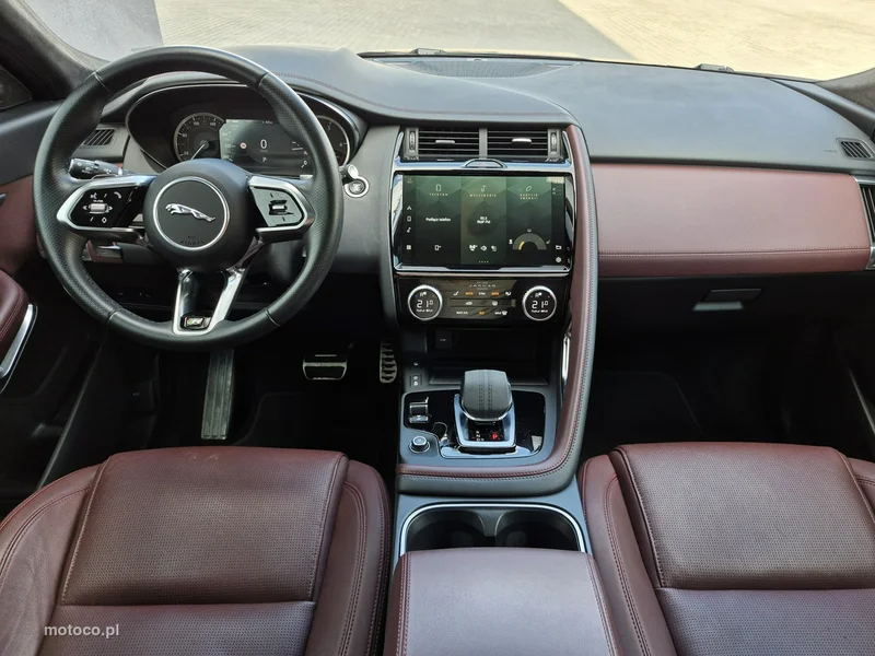 Jaguar E-Pace 22