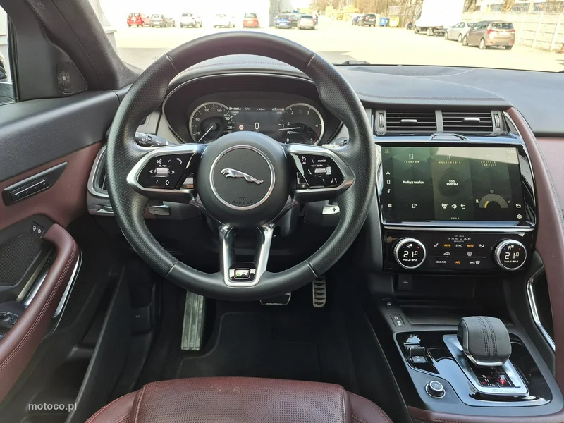 Jaguar E-Pace 24