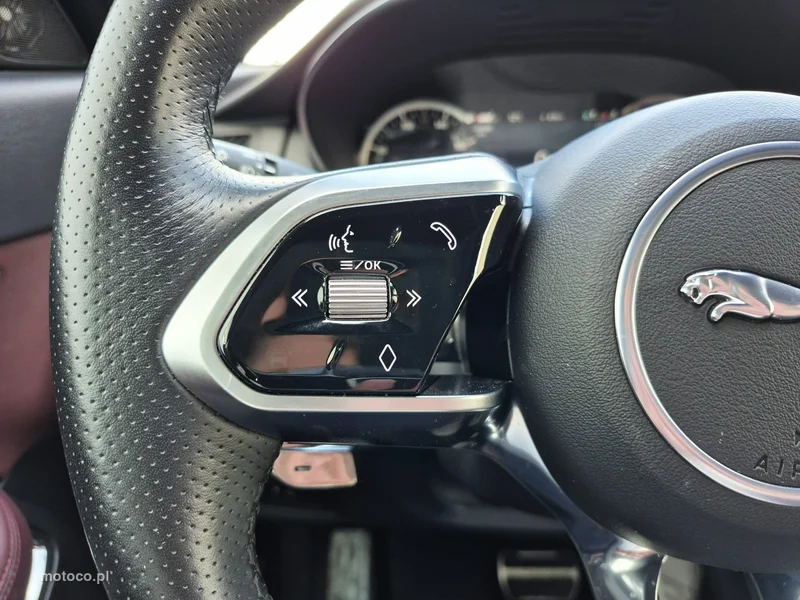 Jaguar E-Pace 28