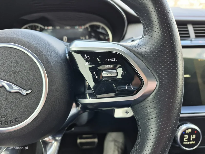 Jaguar E-Pace 29