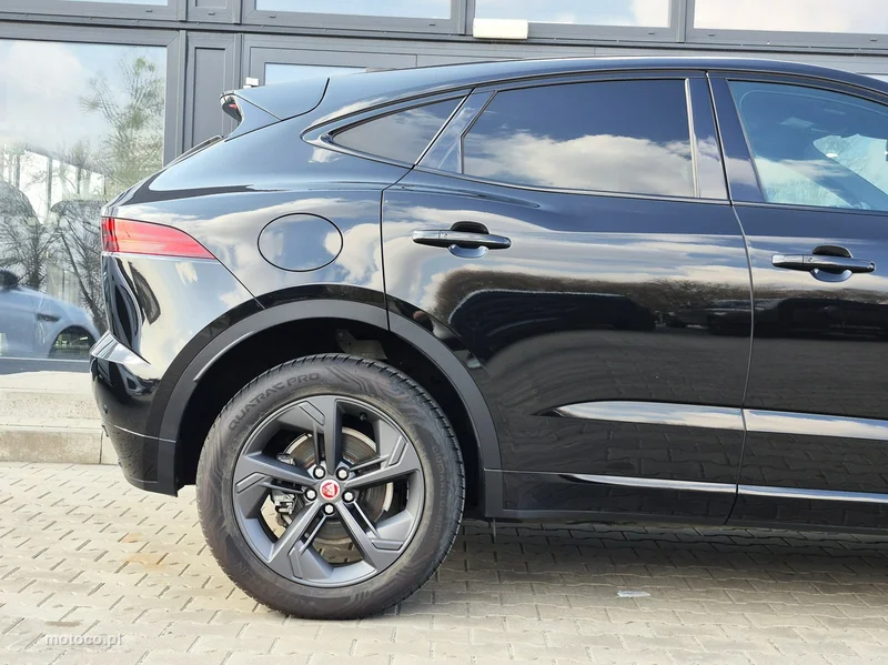 Jaguar E-Pace 6