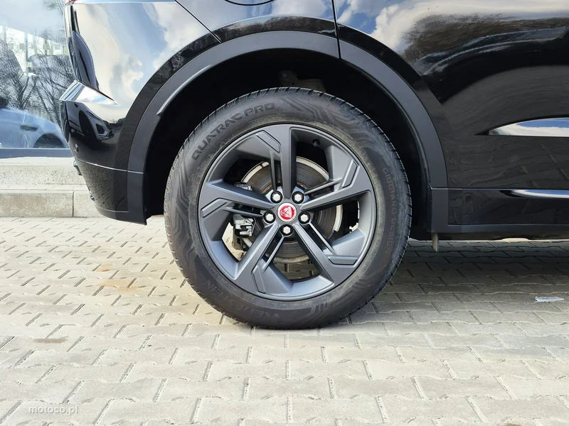 Jaguar E-Pace 8