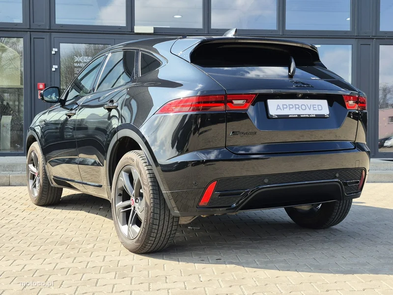 Jaguar E-Pace 10