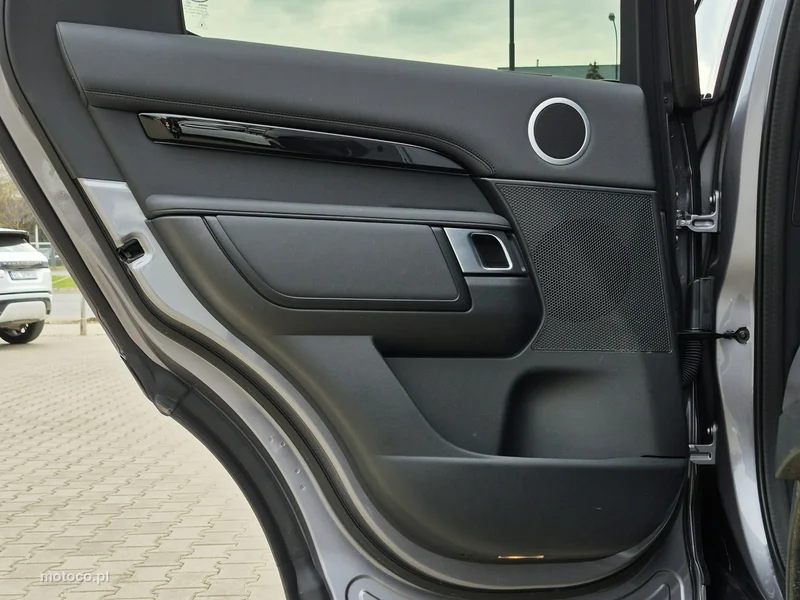 Land Rover Discovery 24