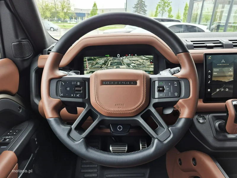 Land Rover Defender 27