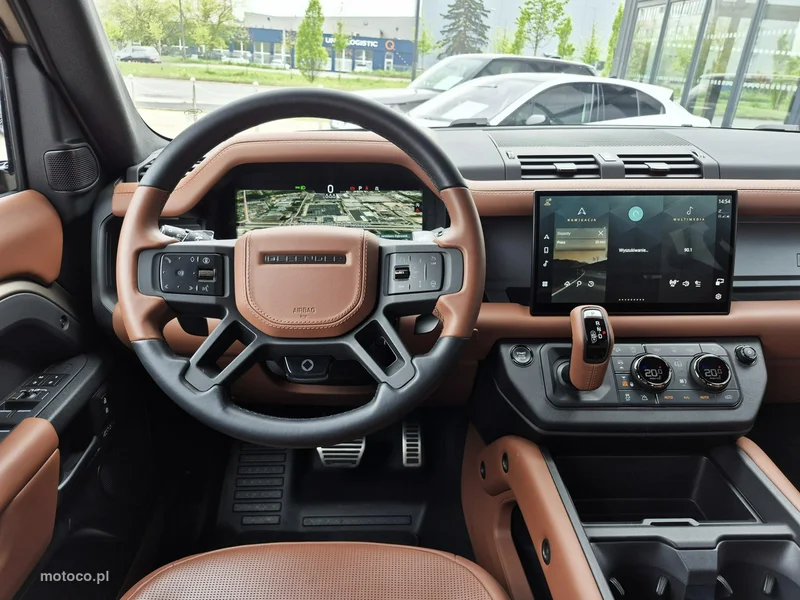 Land Rover Defender 28