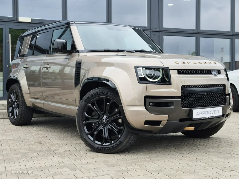 Land Rover Defender 4