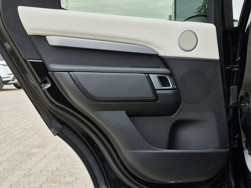 Land Rover Discovery 23