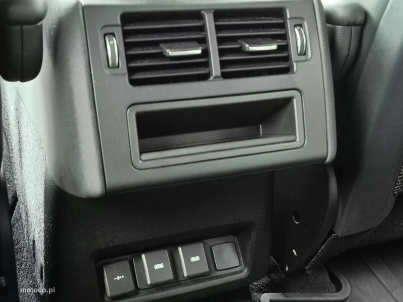 Land Rover Discovery 26