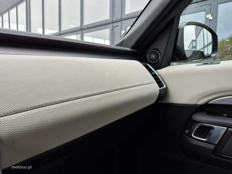 Land Rover Discovery 36