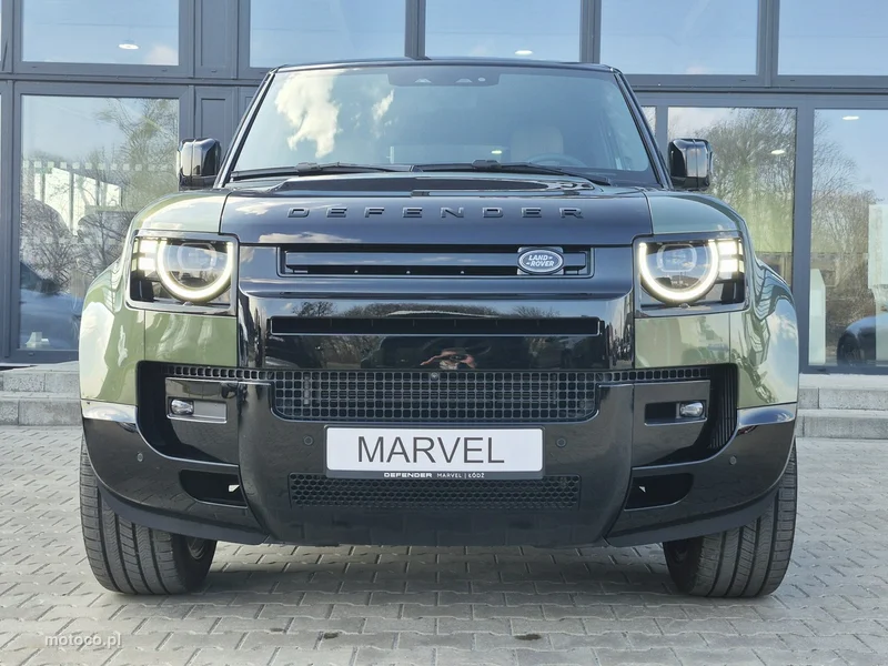 Land Rover Defender 3