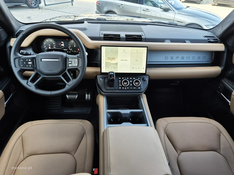 Land Rover Defender 29