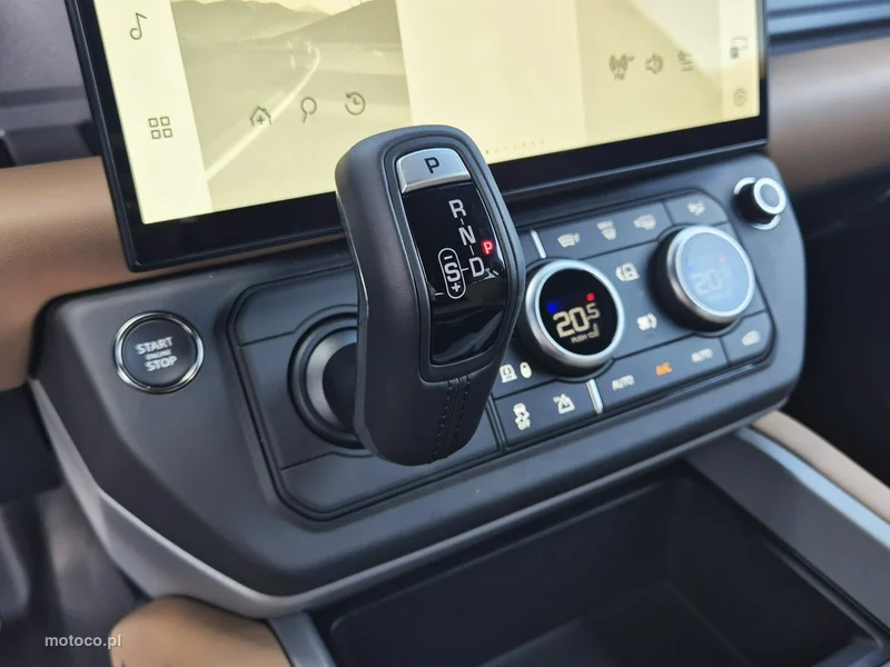 Land Rover Defender 36