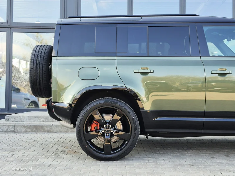 Land Rover Defender 7