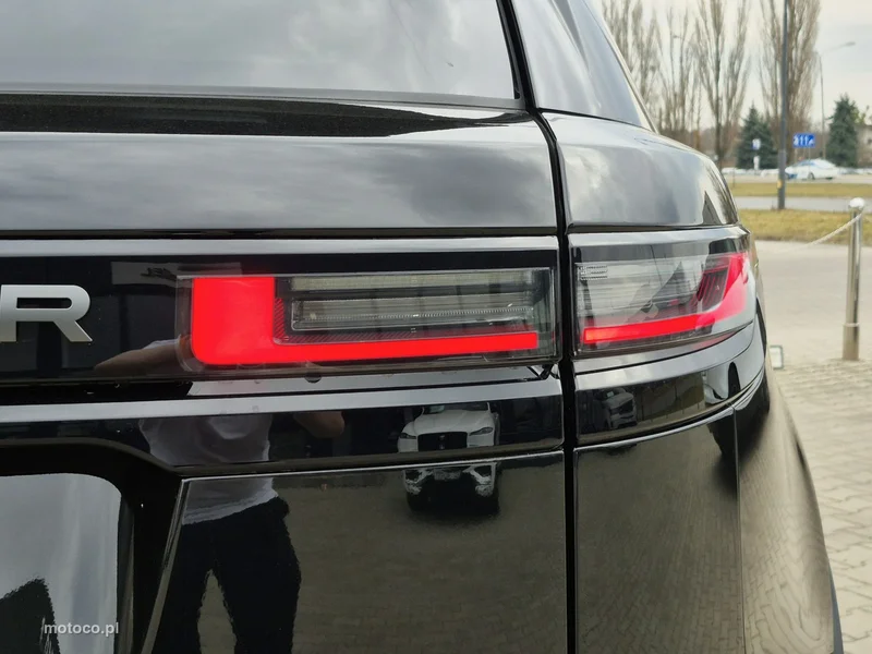Land Rover Range Rover Velar 14