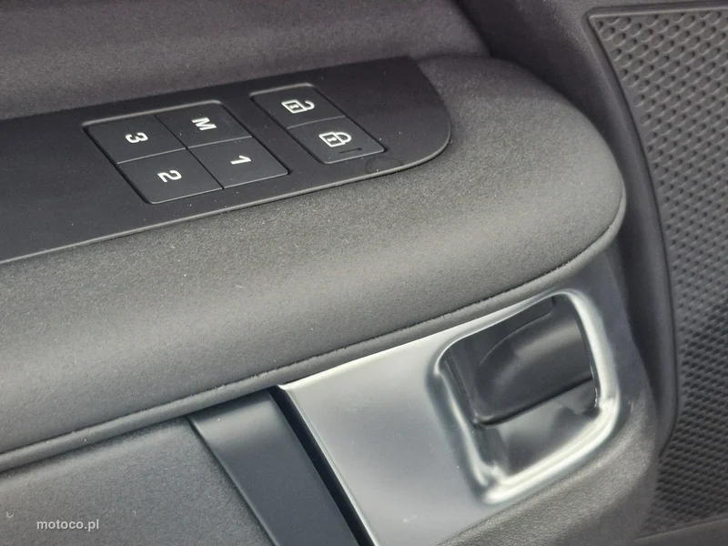 Land Rover Discovery 18