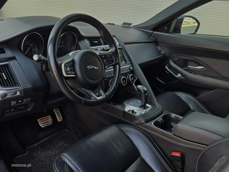 Jaguar E-Pace 19