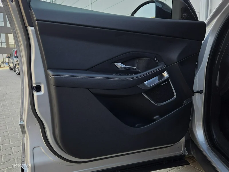 Jaguar E-Pace 20