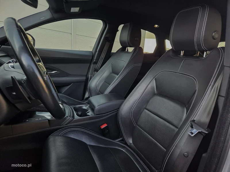 Jaguar E-Pace 22