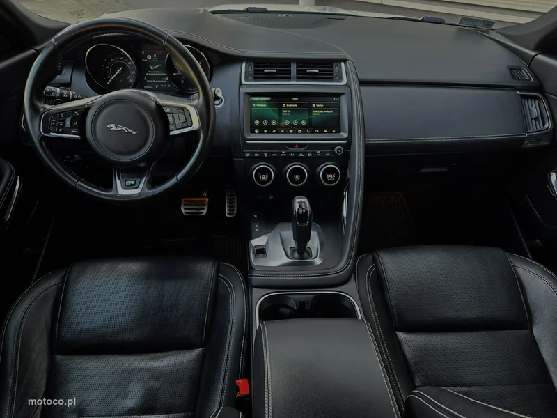 Jaguar E-Pace 31