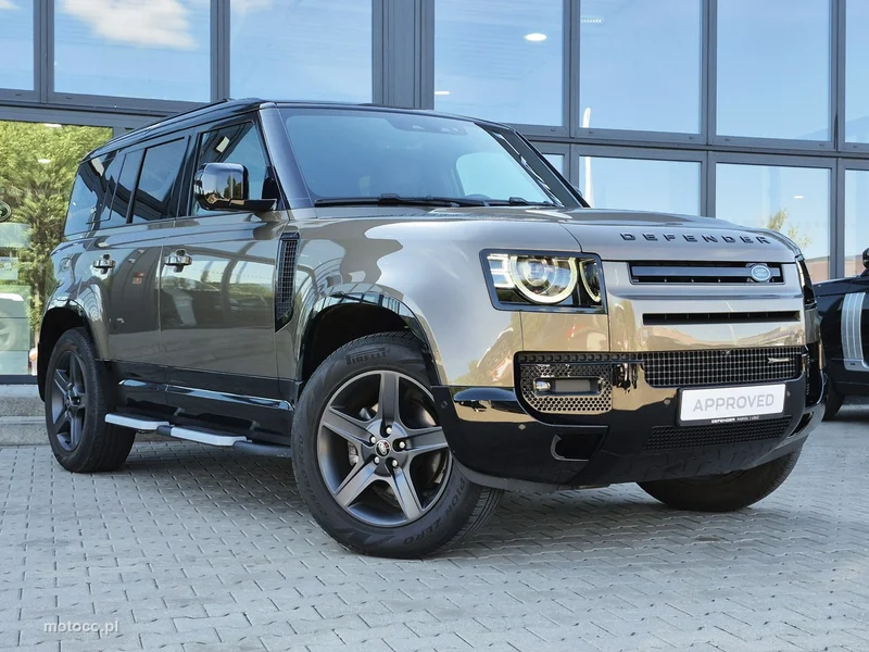 Land Rover Defender 4