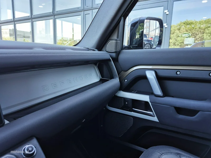 Land Rover Defender 35