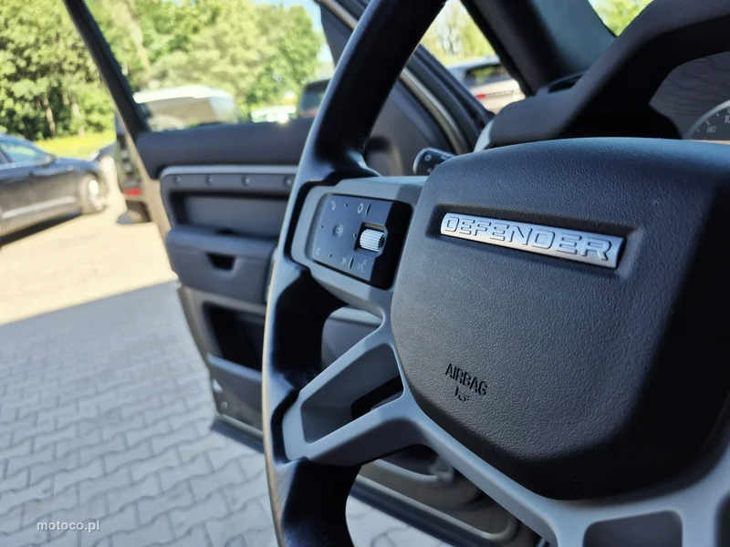 Land Rover Defender 39