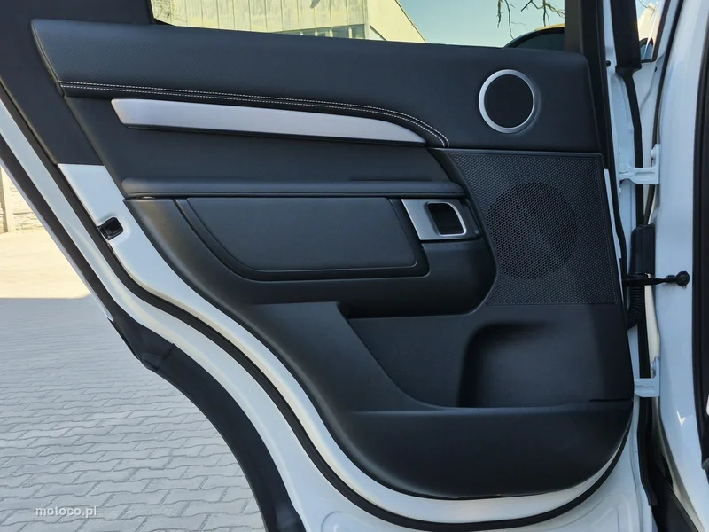 Land Rover Discovery 24