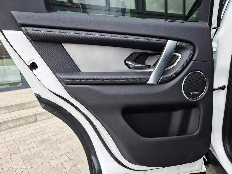 Land Rover Discovery Sport 24