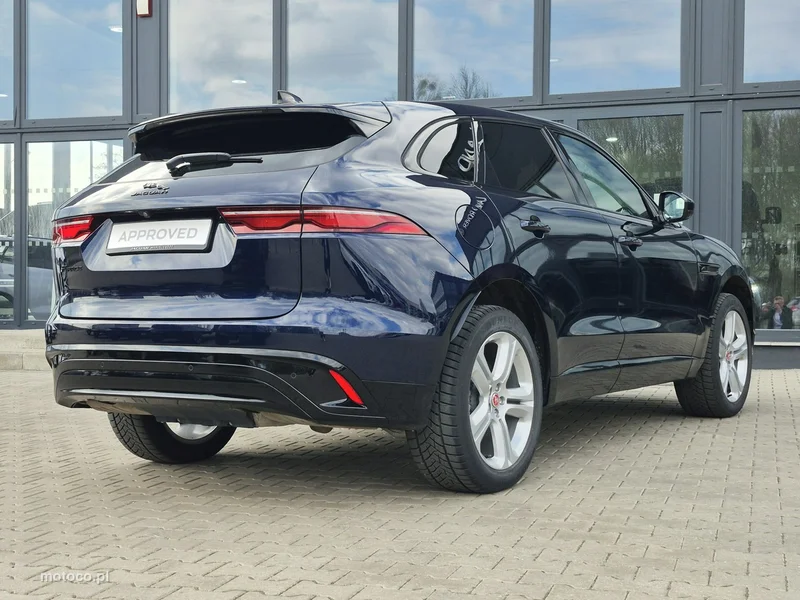 Jaguar F-Pace 11