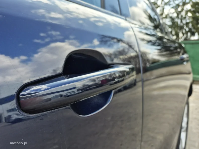 Jaguar F-Pace 16
