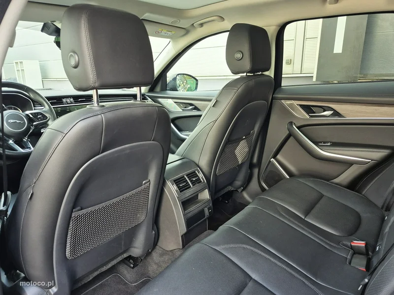 Jaguar F-Pace 24