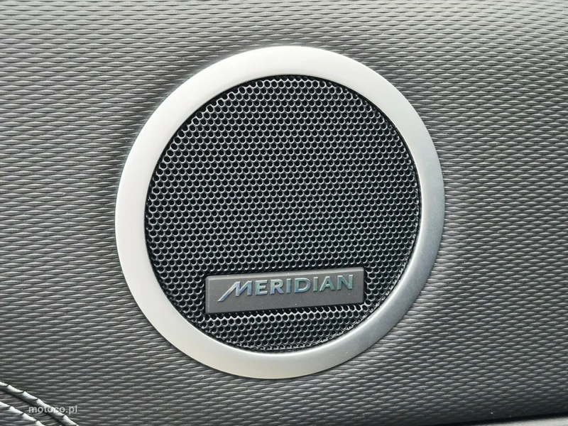 Land Rover Discovery 16