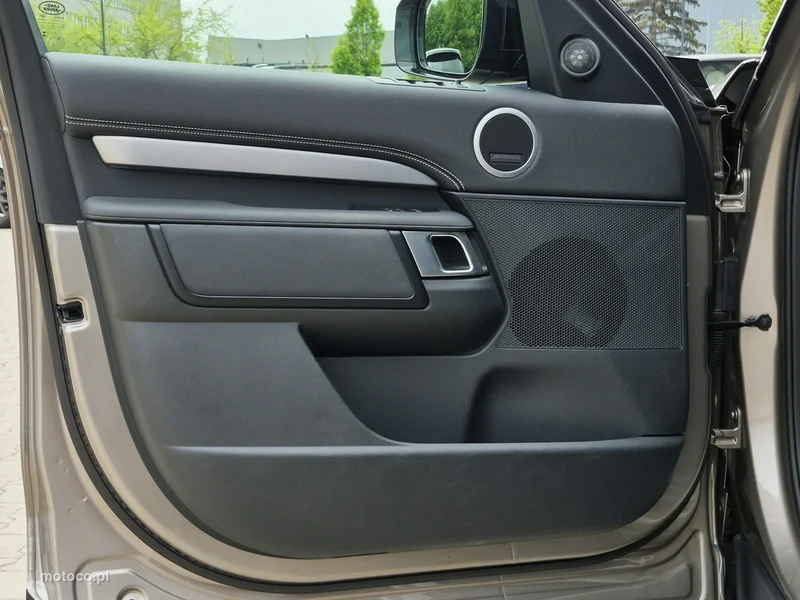 Land Rover Discovery 18