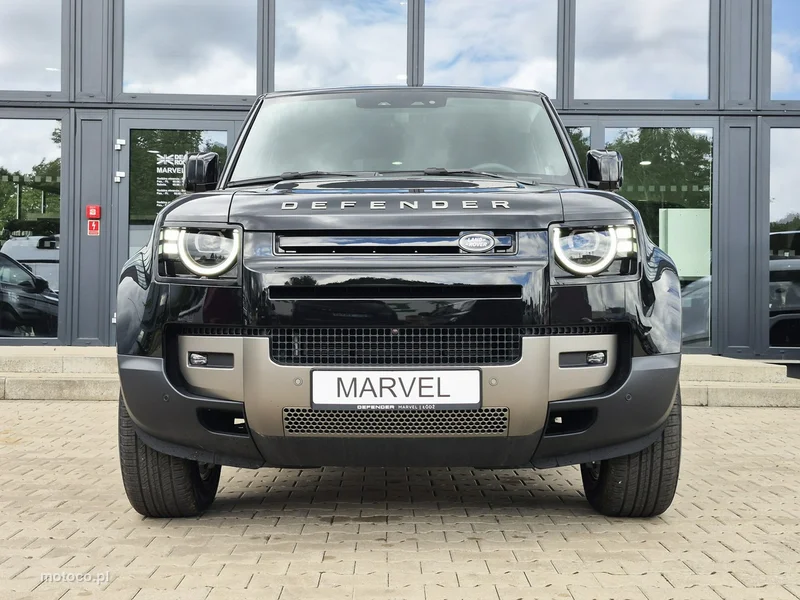 Land Rover Defender 3