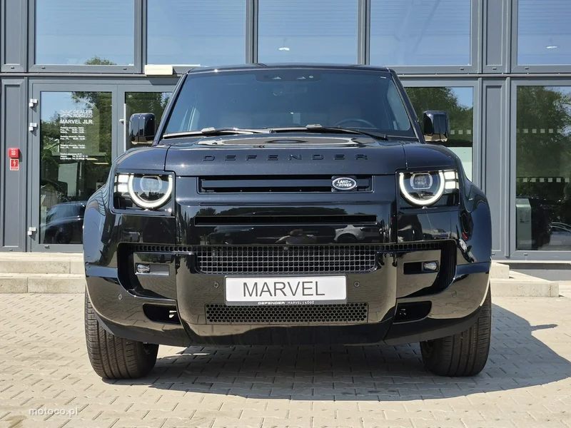 Land Rover Defender 3