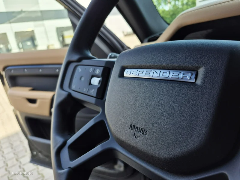 Land Rover Defender 39