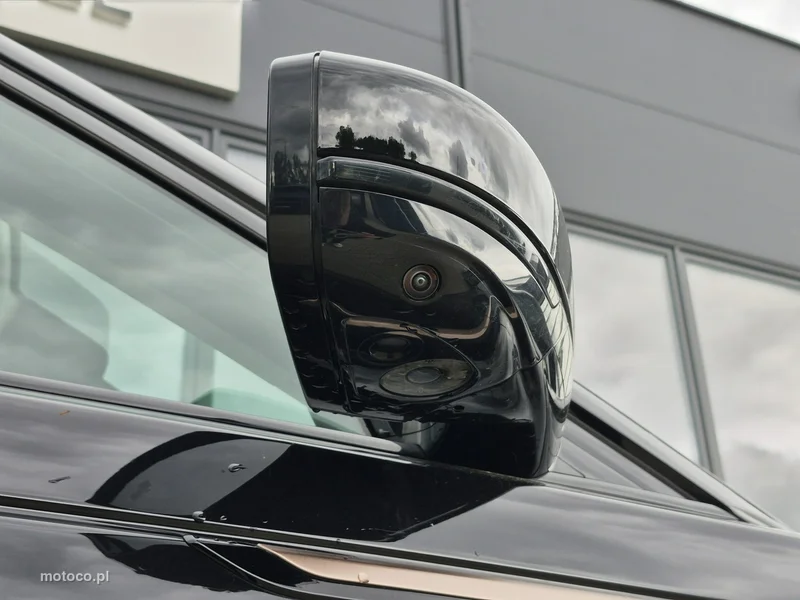 Land Rover Range Rover Velar 13