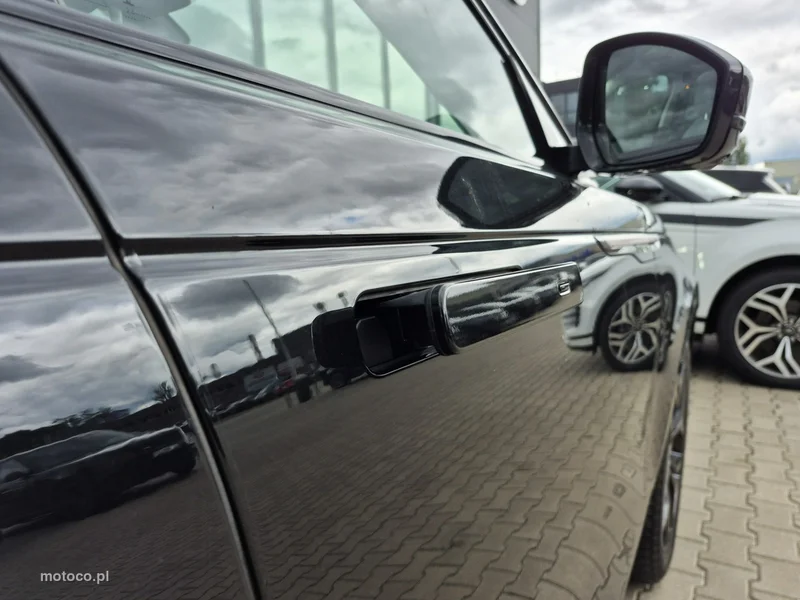 Land Rover Range Rover Velar 14