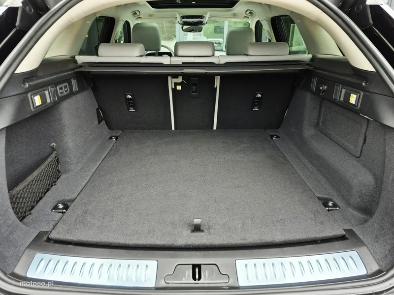 Land Rover Range Rover Velar 41