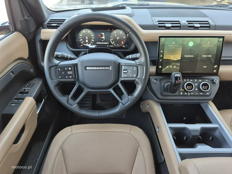Land Rover Defender 32
