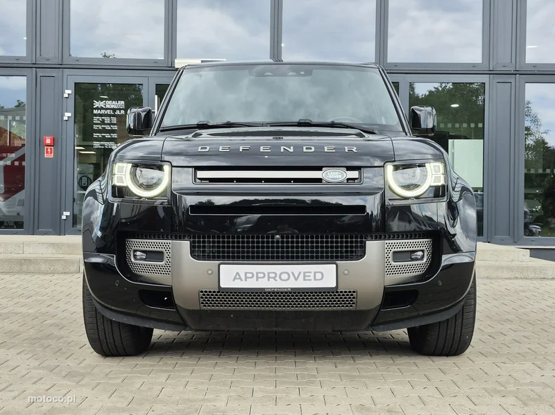 Land Rover Defender 3