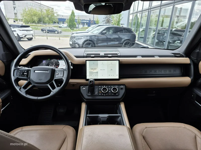 Land Rover Defender 31