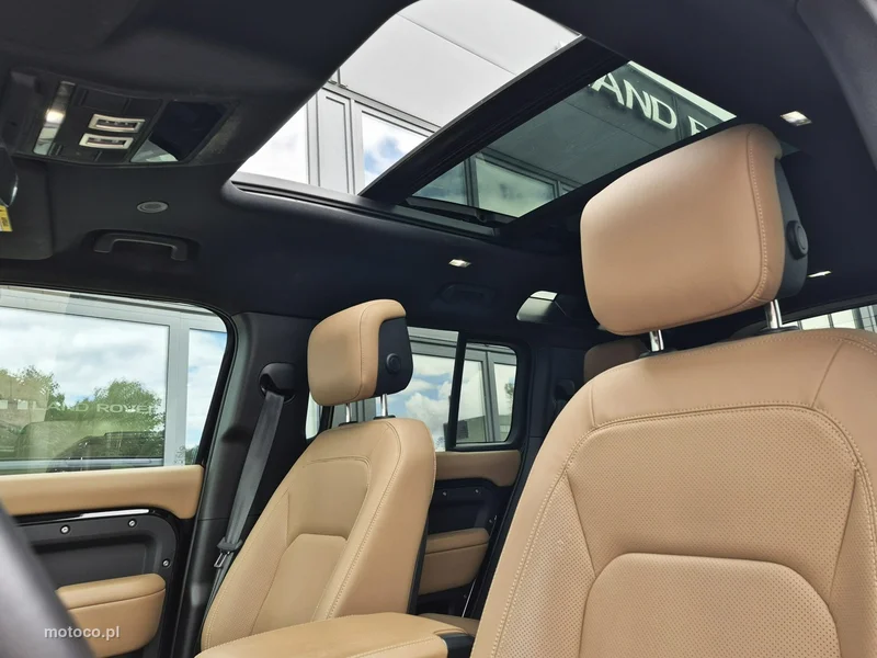 Land Rover Defender 41